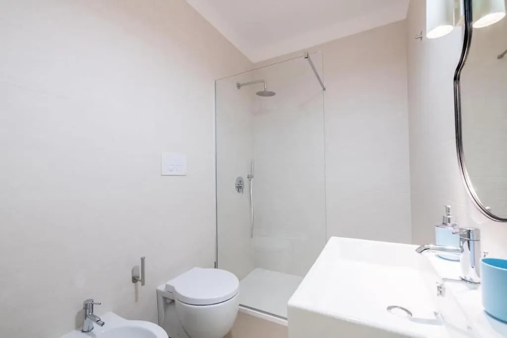 Apartment Maison Blaesia - Beachfront Modern Sea Loft Bari
