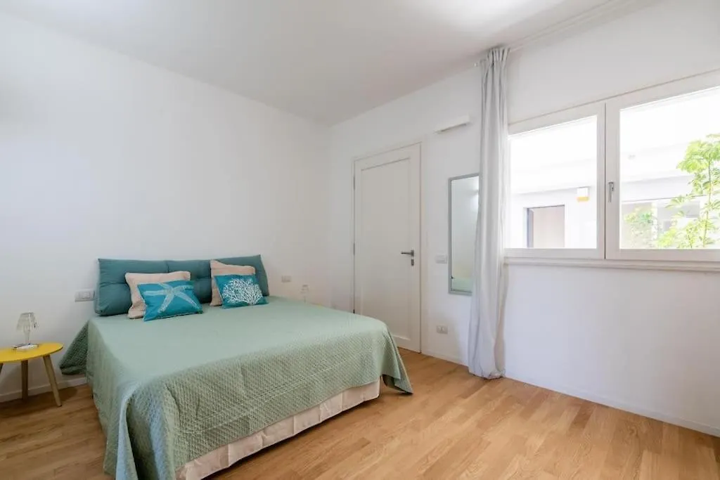 Maison Blaesia - Beachfront Modern Sea Loft Bari