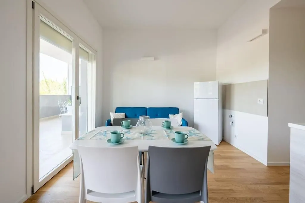 Maison Blaesia - Beachfront Modern Sea Loft Bari